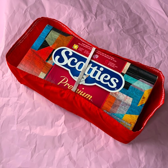 Hello Kitty tissue box cover - Picture 4 of 6